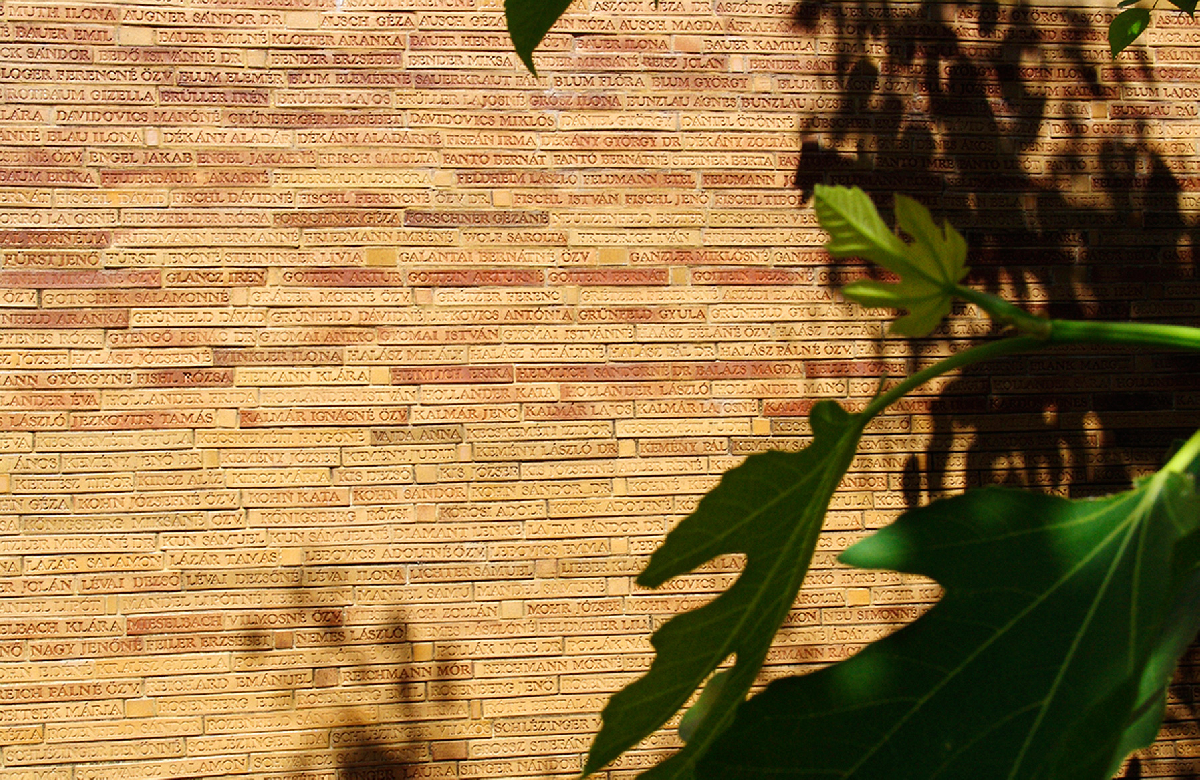 Holocaust emlékfal, Kecskemét.